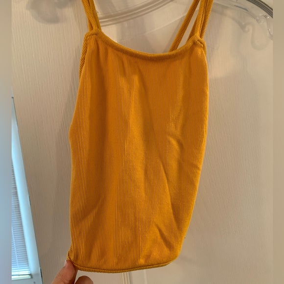 Open back Mustard yellow crop top - Picture 2 of 6